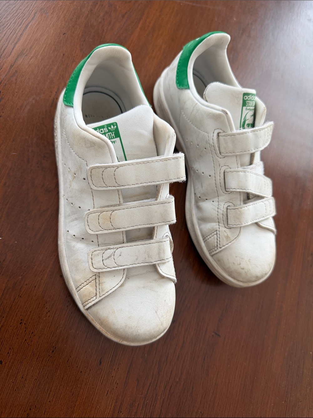 Stan Smith x adidas: Kids White Sneakers with Green Heel Tab - Velcro Straps